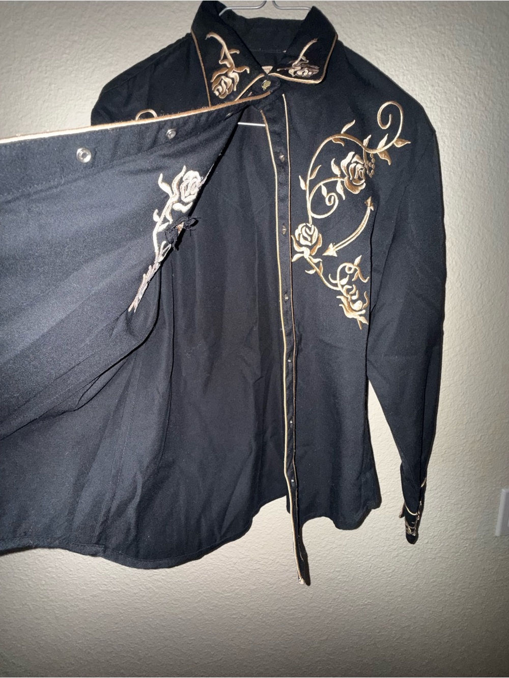 Scully Black Western Embroidered Shirt Jacket with Gold Stitching - Picture 5 of 8